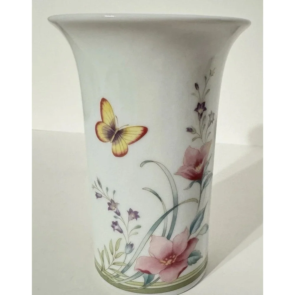 VTG VASE ANDREA BY SADEK MADE IN JAPAN BUTTERFLY AND FLOWERS #6959